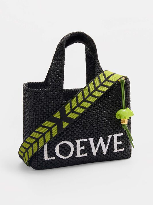 LOEWE 25S WE FONT TOTE BAG 24 IN NATURAL RAFFIA FIBER